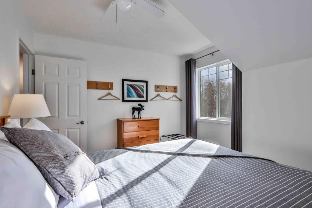 Appartement Big Mountain Views - Bright 2-Story Corner Unit à Canmore Extérieur photo